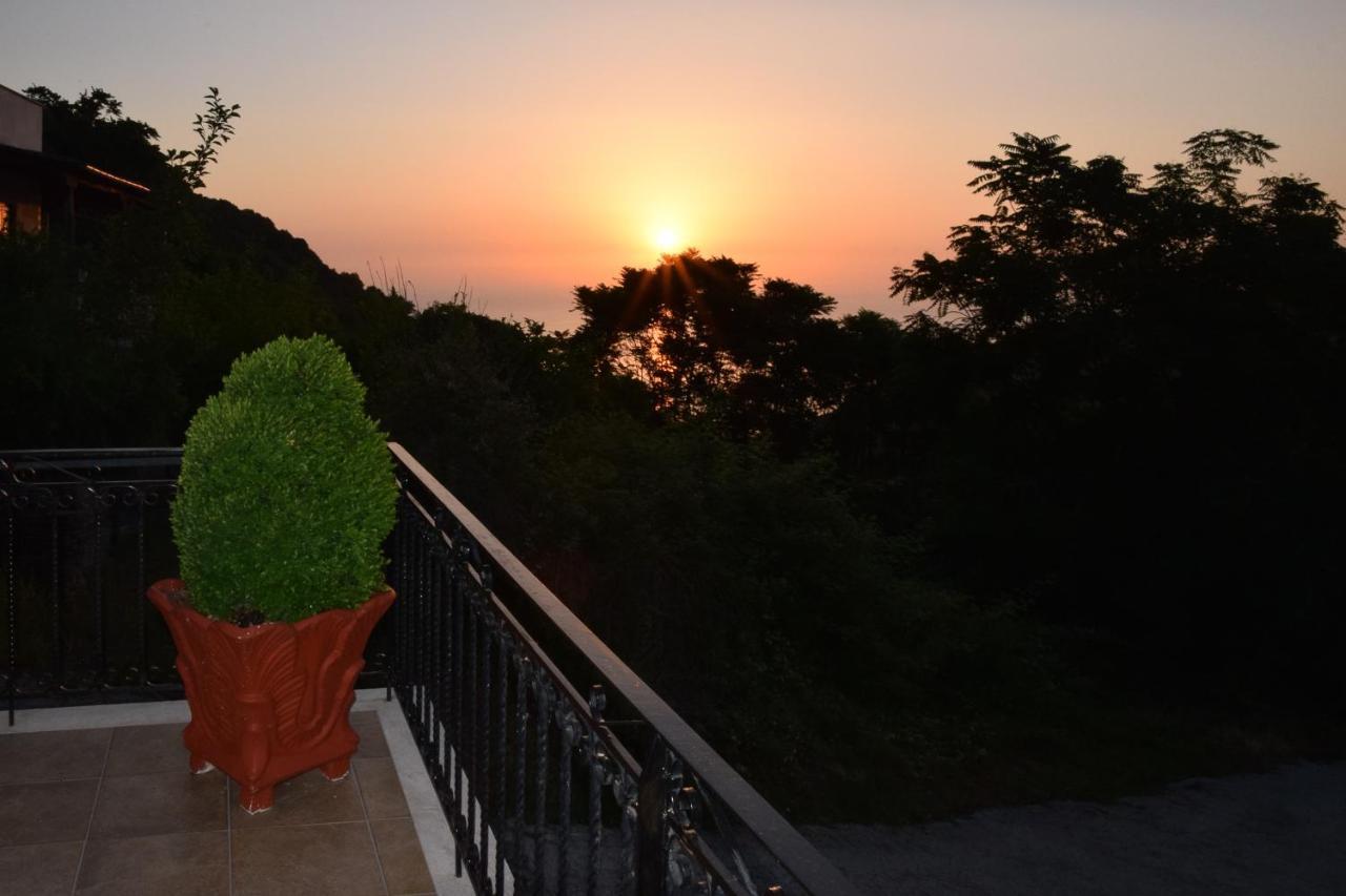 D & K Guest House Makrirrákhi Екстериор снимка