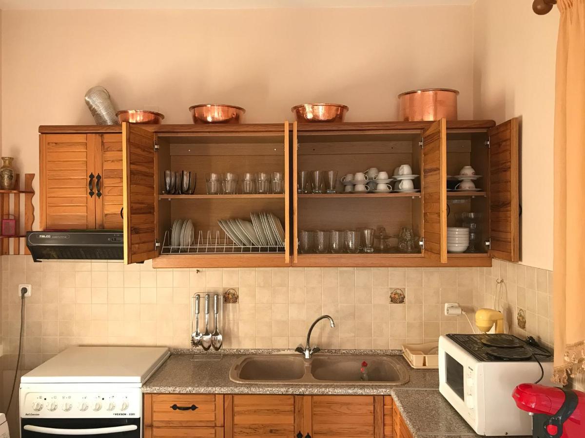 D & K Guest House Makrirrákhi Екстериор снимка