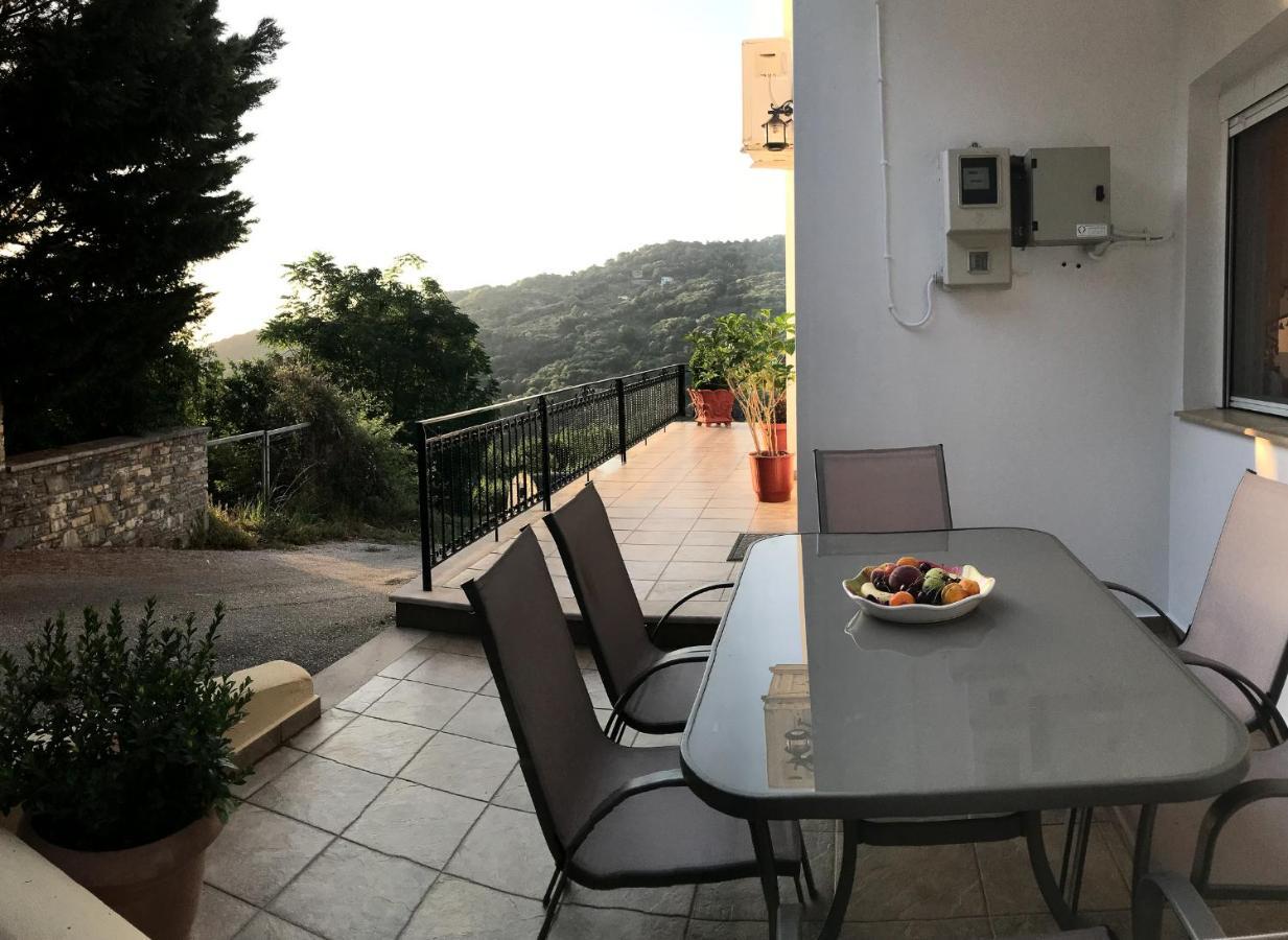 D & K Guest House Makrirrákhi Екстериор снимка